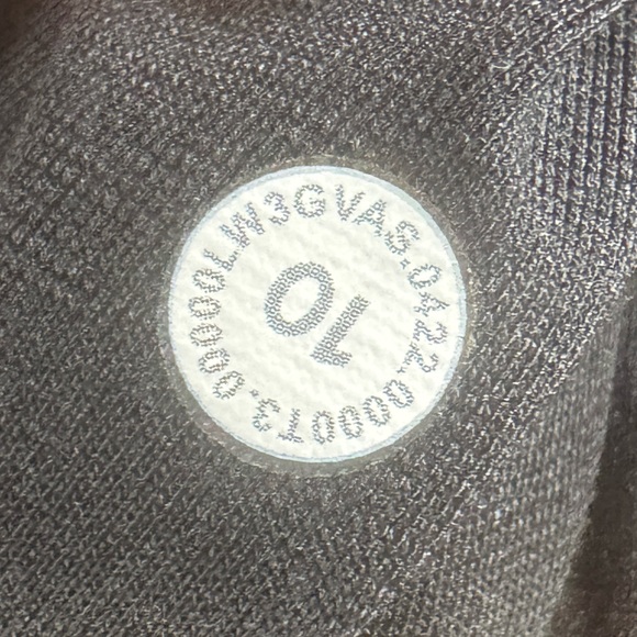 255. Lululemon Nulu Cropped Define Jacket in Black - Picture 2 of 6